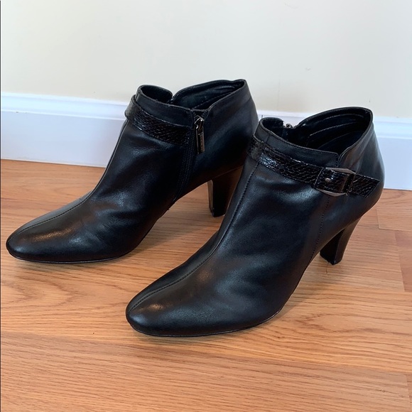 Bandolino Shoes - Bandolino zip up ankle boots
